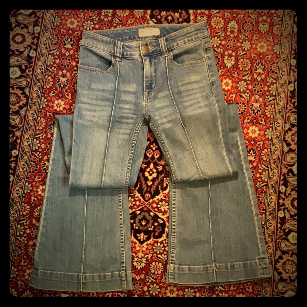 70’s inspired flares. Those pockets! ♥️ - Picture 4 of 5